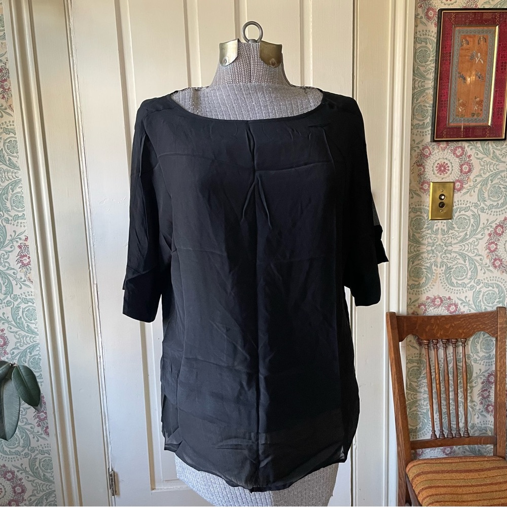 BANANA REPUBLIC Two Layered Black Silk Short Sleeve Blouse